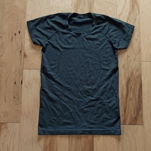 Lululemon Black Tshirt